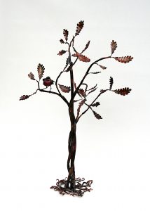 tree sculpture with Robin